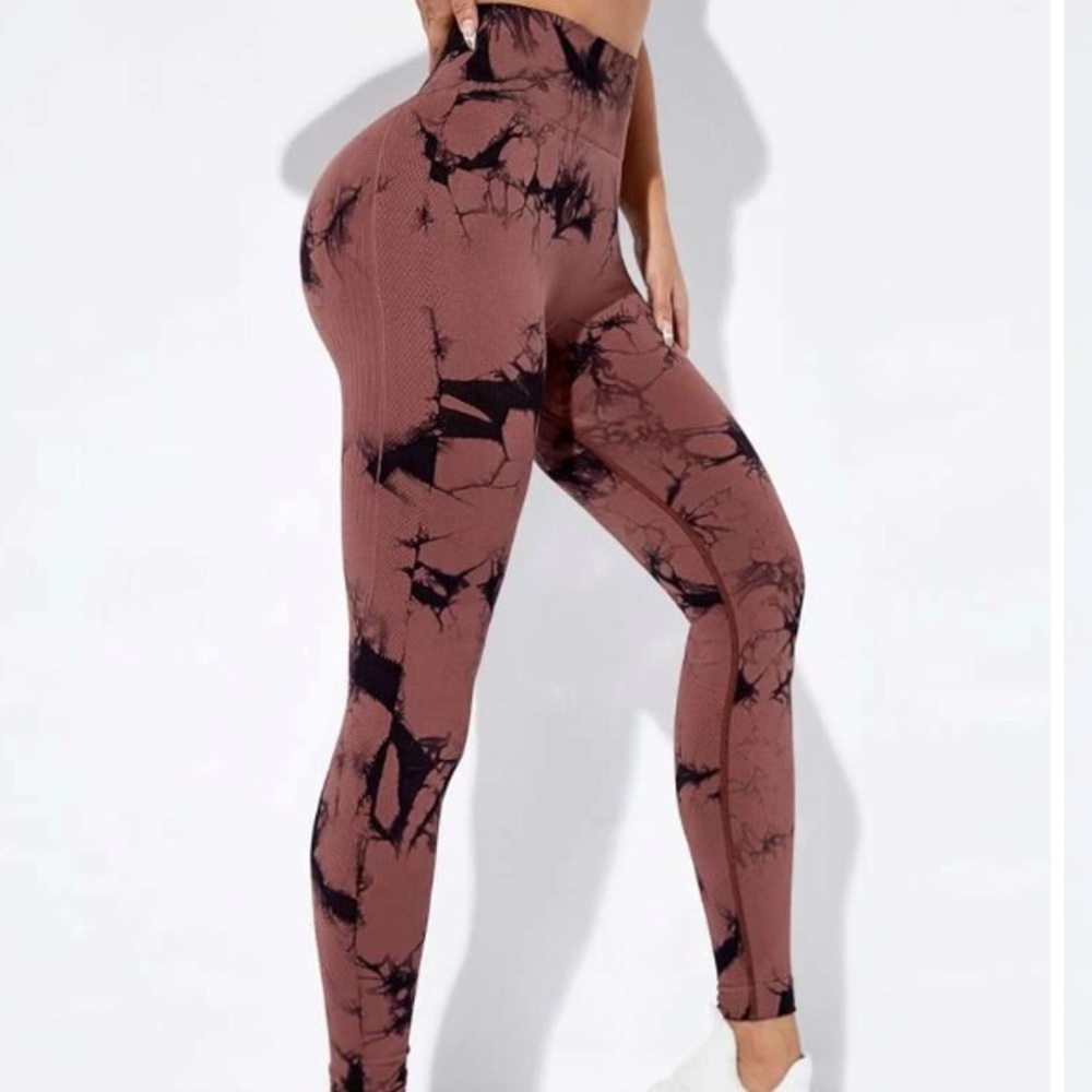 Shein Tie Dye Scrunch Butt Brown Leggings